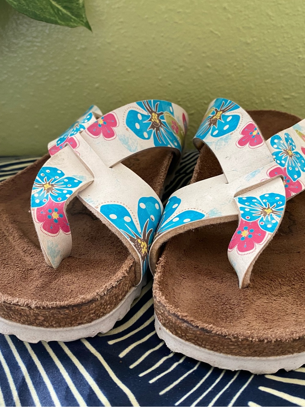 Pre-owned Birki’s Sandal in Floral White & Blue Sz 38/7 Women’s - Picture 8 of 9